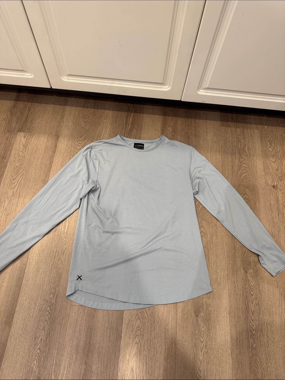 Cuts Clothing Men's Light Blue Long Sleeve Crew